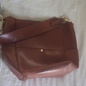 Elegant Brown Leather Shoulder Bag